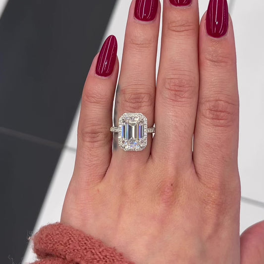 6.0 Ctw Emerald Cut Halo Ring in 18K Gold