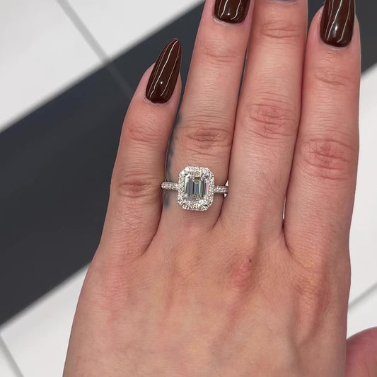 3.0 Ctw Emerald Cut Halo Ring in 18K Gold